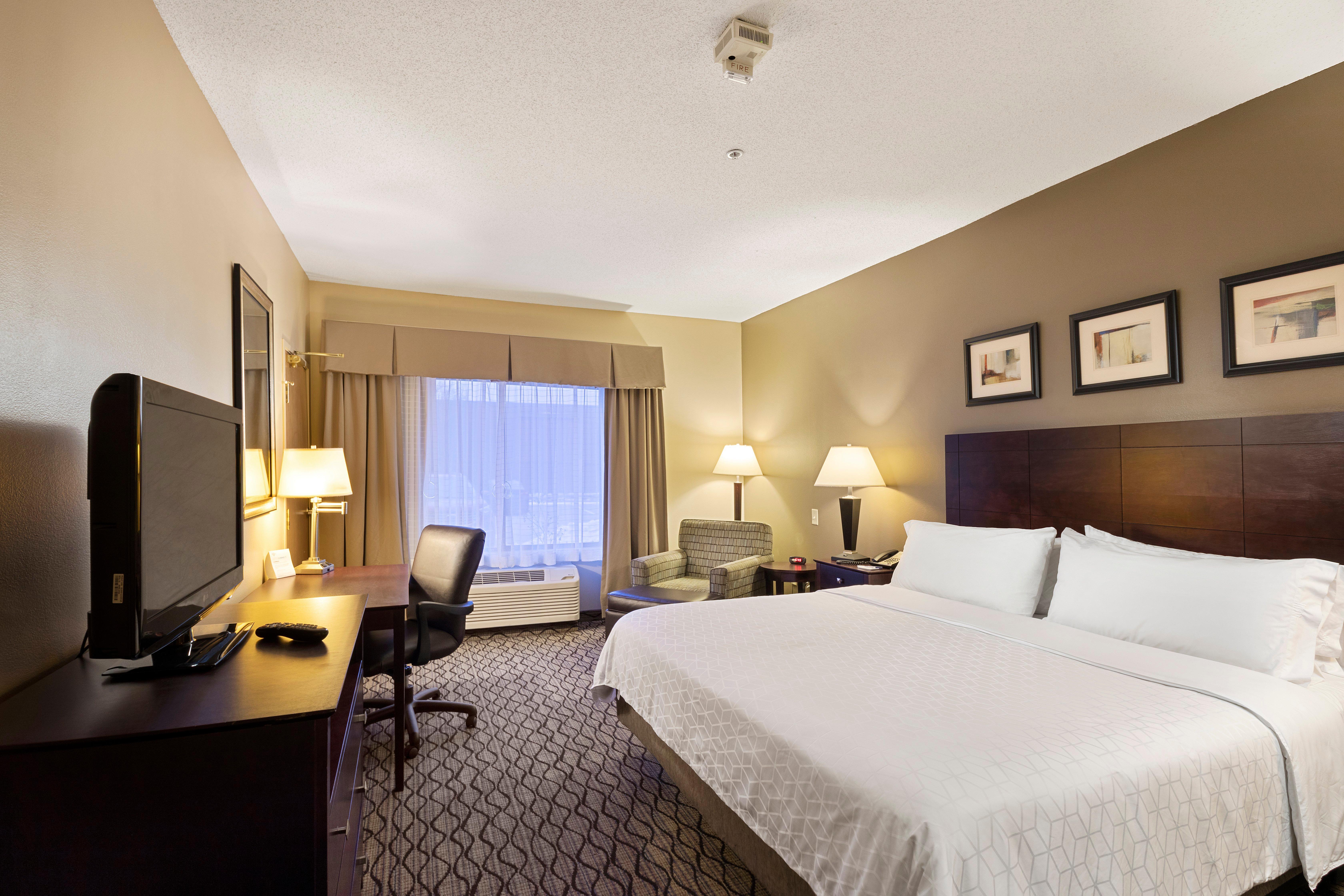 Holiday Inn Express Bloomington West By Ihg Exterior photo