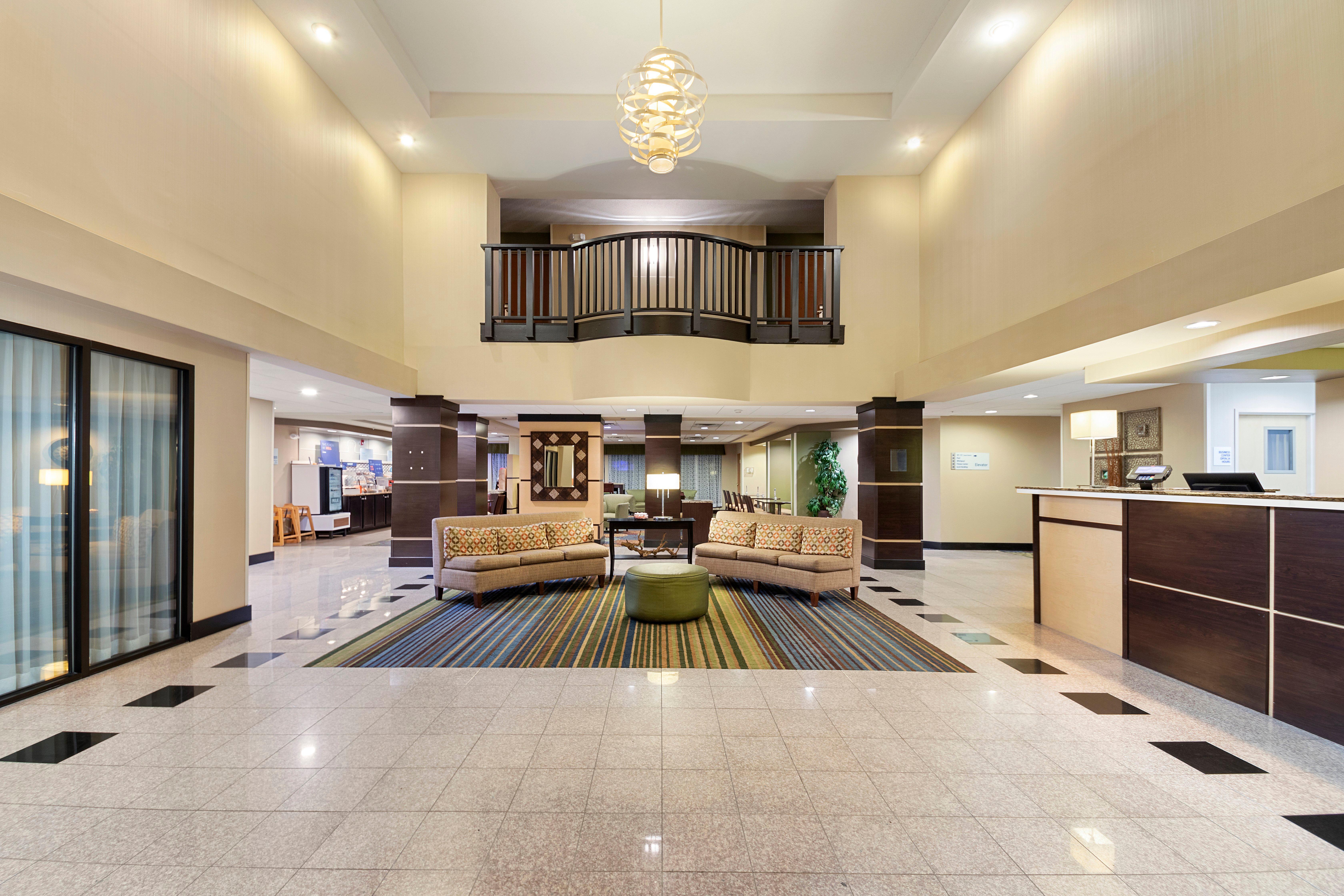 Holiday Inn Express Bloomington West By Ihg Exterior photo